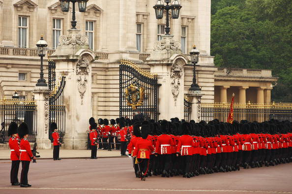 Royal+Wedding+Carriage+Procession+Buckingham+ZDf1eqzTZhyl