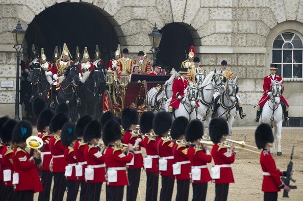 Royal+Wedding+Carriage+Procession+Buckingham+mNwNO6faiqEl - poze de la nunta regala2