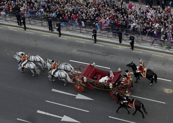 Royal+Wedding+Carriage+Procession+Buckingham+pPF9f7wfy-ol