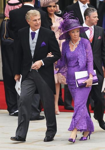 Royal+Wedding+Carriage+Procession+Buckingham+X9ufFiMC4S-l