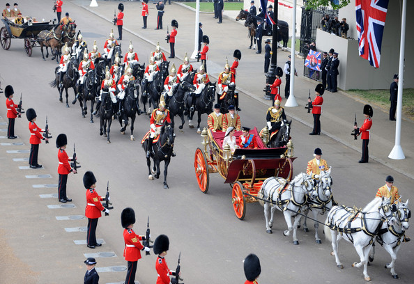 Royal+Wedding+Carriage+Procession+Buckingham+3vaHrSjTLvyl
