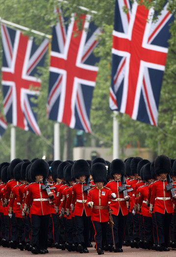 Royal+Wedding+Carriage+Procession+Buckingham+BZ_YSs2tm1hl