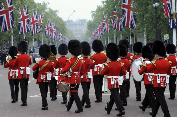 Royal+Wedding+Carriage+Procession+Buckingham+QNY62dVSQ1Fl