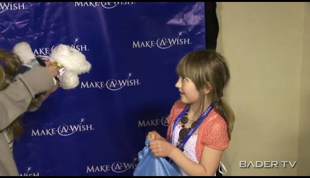 bscap0021 - Miley Celebrates World Wish Day