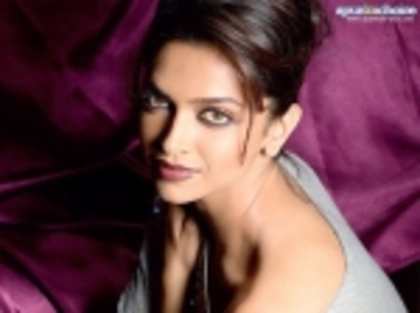 thmbwallpaper-56615[1] - Deepika Padukone