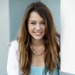 miley-cyrus-482780l-thumbnail_gallery[1] - Miley Cyrus