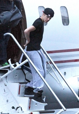  - 2011 Landing In Australia April 25th