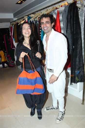 108977-shraddha-and-mayank-at-inaguration-of-fashion-designer-masaba-g - Mayank Anand - Rahul Garewal