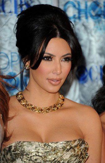 Kim+Kardashian+Makeup+False+Eyelashes+FybIwmzlFAnl - Kim Kardashian