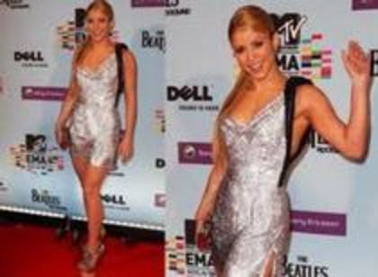 35648529_MGIFMJCLL - Poze cu Shakira