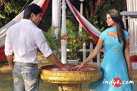 b9Asn - KaJen Dupatta Scene