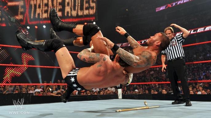 ER11_Photo_10 - extreme rules 2011 randy orton vs cm punk 1 mai