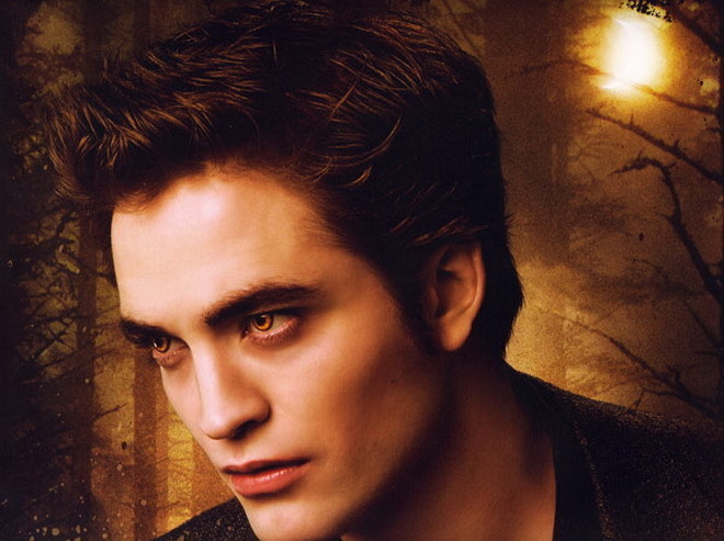 Robert-Pattinson-New-Moon-posters-new-moon-8036662-660-493