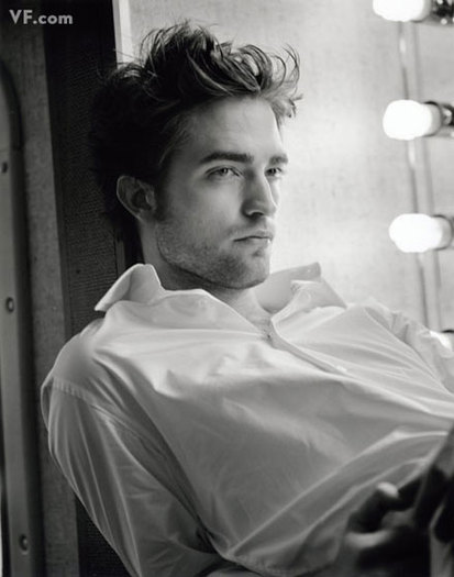 robert-pattinson-vanity-fair-december-2009-hot