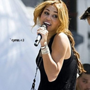 34454931_SCDSALSFG - Miley Cyrus