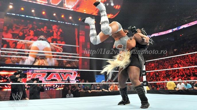 RAW_936_Photo_052 - maryse vs kelly kelly 2 may 2011 sharma attacks