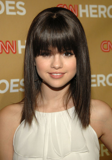  - 0 0  Selena Gomez