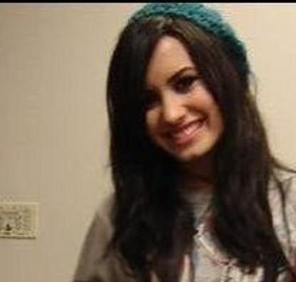 AFZQFAFLQGSQYNFJFOW - Poze rare Demi Lovato