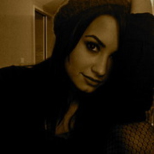 ZORJLQRHFPKRSYXTLZQ - Poze rare Demi Lovato