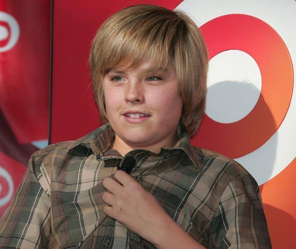 Dylan_Sprouse_1272911141_3 - dylan si cole sprouse