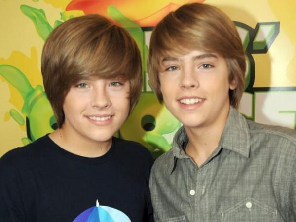 Dylan_Sprouse_1277305703_4 - dylan si cole sprouse