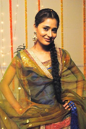 Sara Khan107