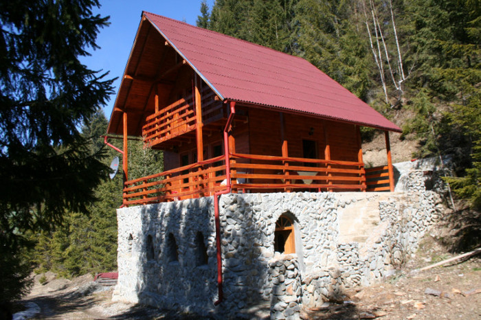 si dai peste o cabana.