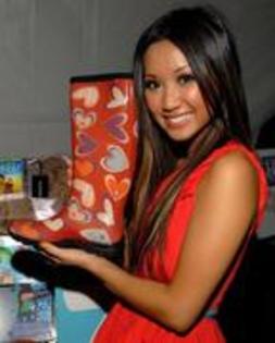 33241654_YMMJHBTYE - Brenda Song