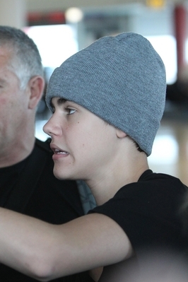  - 2011 Signing Autographs At The Airport April 27th