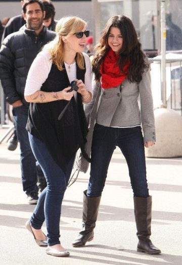 selena-gomez-paris-stroll-15-530x771 - a SELL 2