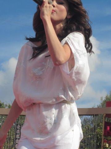 selena-gomez-disneylad9 - a SELL 2