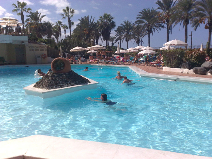 piscina hotelului SOL