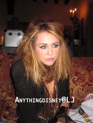 Who-Owns-My-Heart-Photo-miley-cyrus-17578192-314-415