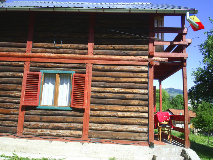 SANDEL-VOINEASA-cabana lemn