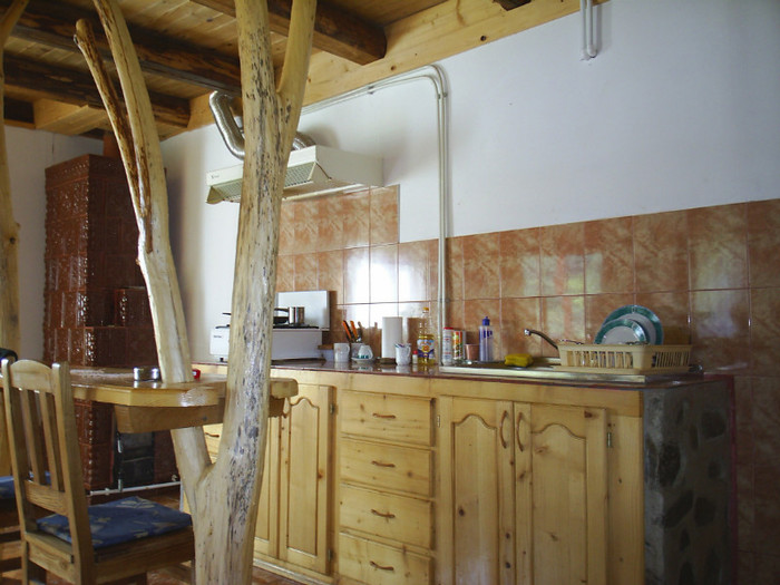 SANDEL-VOINEASA-bucatarie cabana