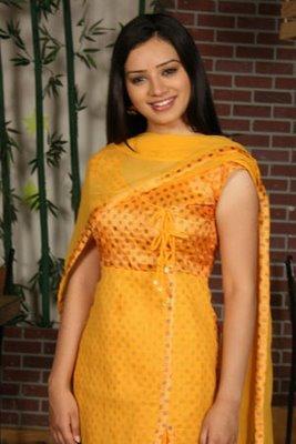Sukriti - Cine credeti ca joaca mai bine rolul Riddhimei-Shilpa Jenifer sau Sukriti