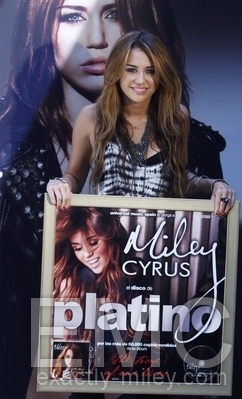 normal_47 - Cant Be Tamed Photocall In Madrid Spain May 31st 2010