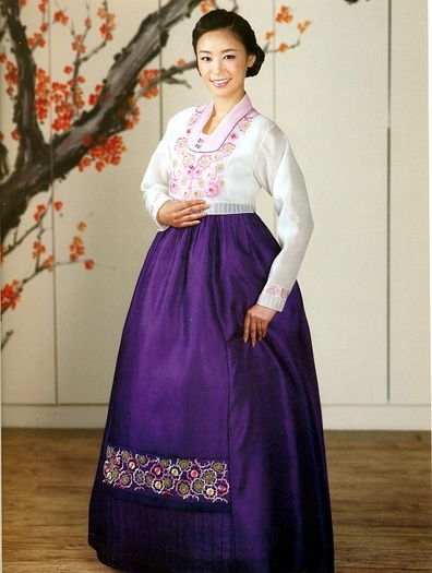 !Bw0tSSwBGk~$(KGrHqIOKkYEwPTKcfjNBMKw8Jr Ow~~_3 - Costume traditionale coreene