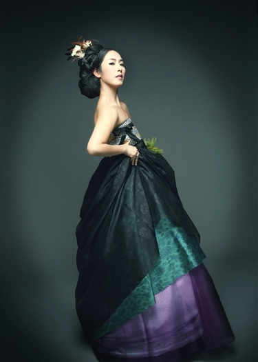 1269578731 - Costume traditionale coreene