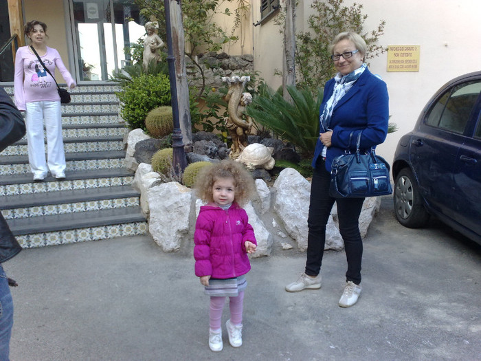 ALINA*+GIULIA IN BURTICA.DIANA SI DORINA - INSULA DI ISCHIA