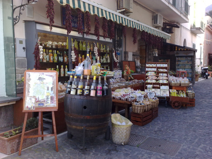 TOATE BUNATATILE DIN ISCHIA - INSULA DI ISCHIA