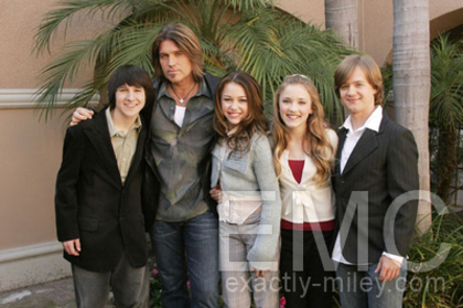 normal_meetthepress_015 - Stars Of Disney Channels Hannah Montana Meet The Press on January 10th 2006