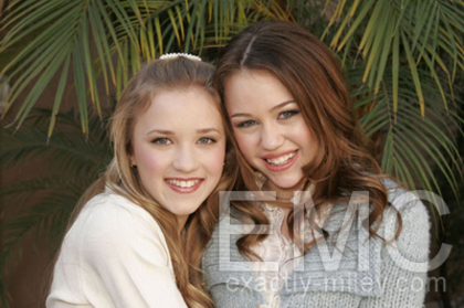 normal_meetthepress_027 - Stars Of Disney Channels Hannah Montana Meet The Press on January 10th 2006