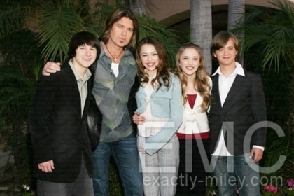 normal_meetthepress_069 - Stars Of Disney Channels Hannah Montana Meet The Press on January 10th 2006