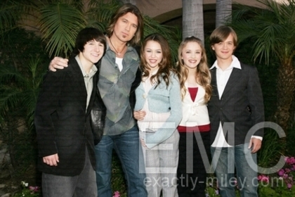 normal_meetthepress_072 - Stars Of Disney Channels Hannah Montana Meet The Press on January 10th 2006