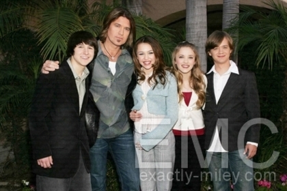 normal_meetthepress_073 - Stars Of Disney Channels Hannah Montana Meet The Press on January 10th 2006