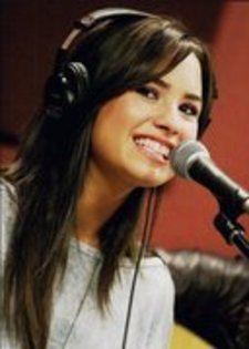 35969948_RROYSRYVJ - demi lovato 2