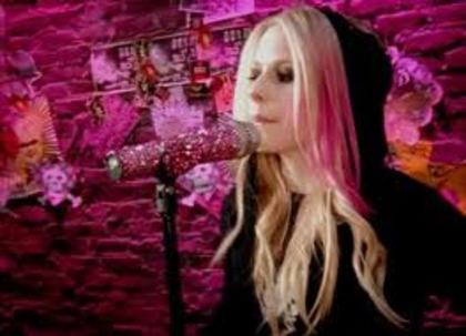 33 - Avril Lavigne Photo