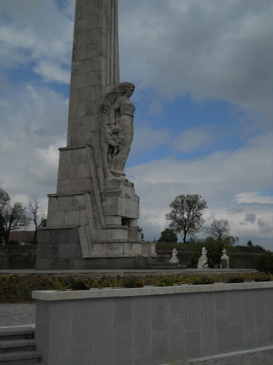 obelisc - prin alba-iulia