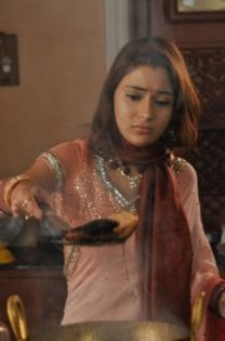 sara khan130